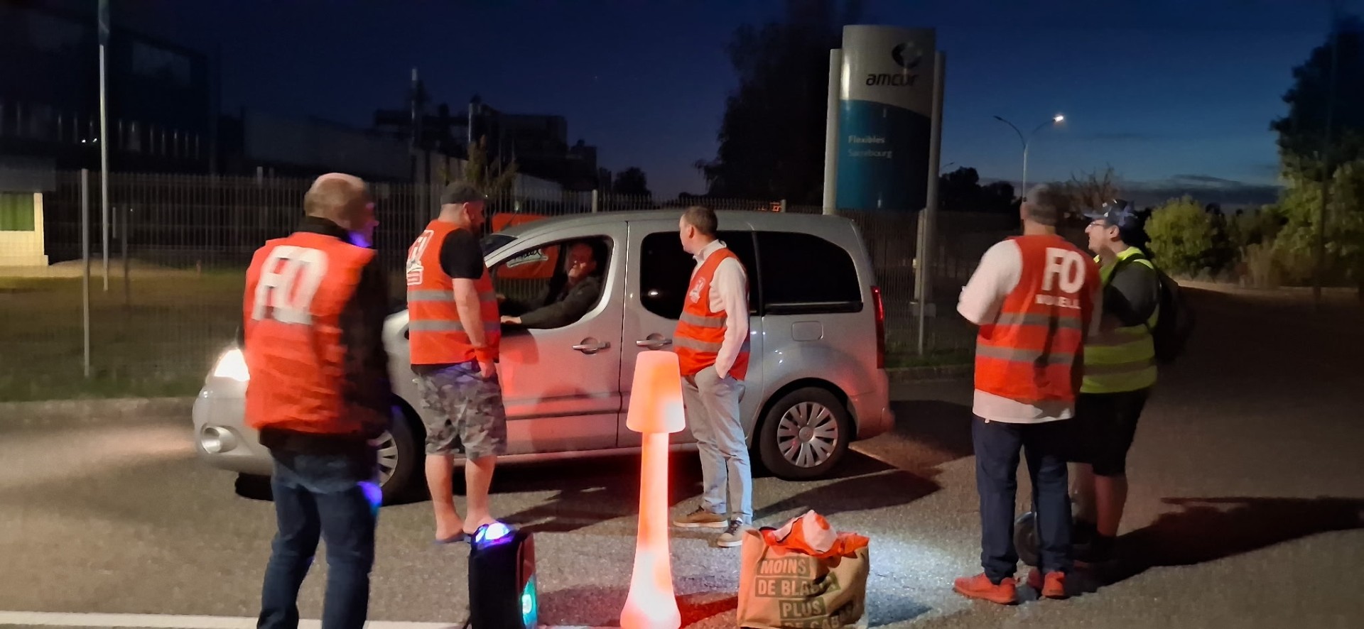 Militants et délégués FO Métaux mobilisés pour la défense des salariés d'Amcor